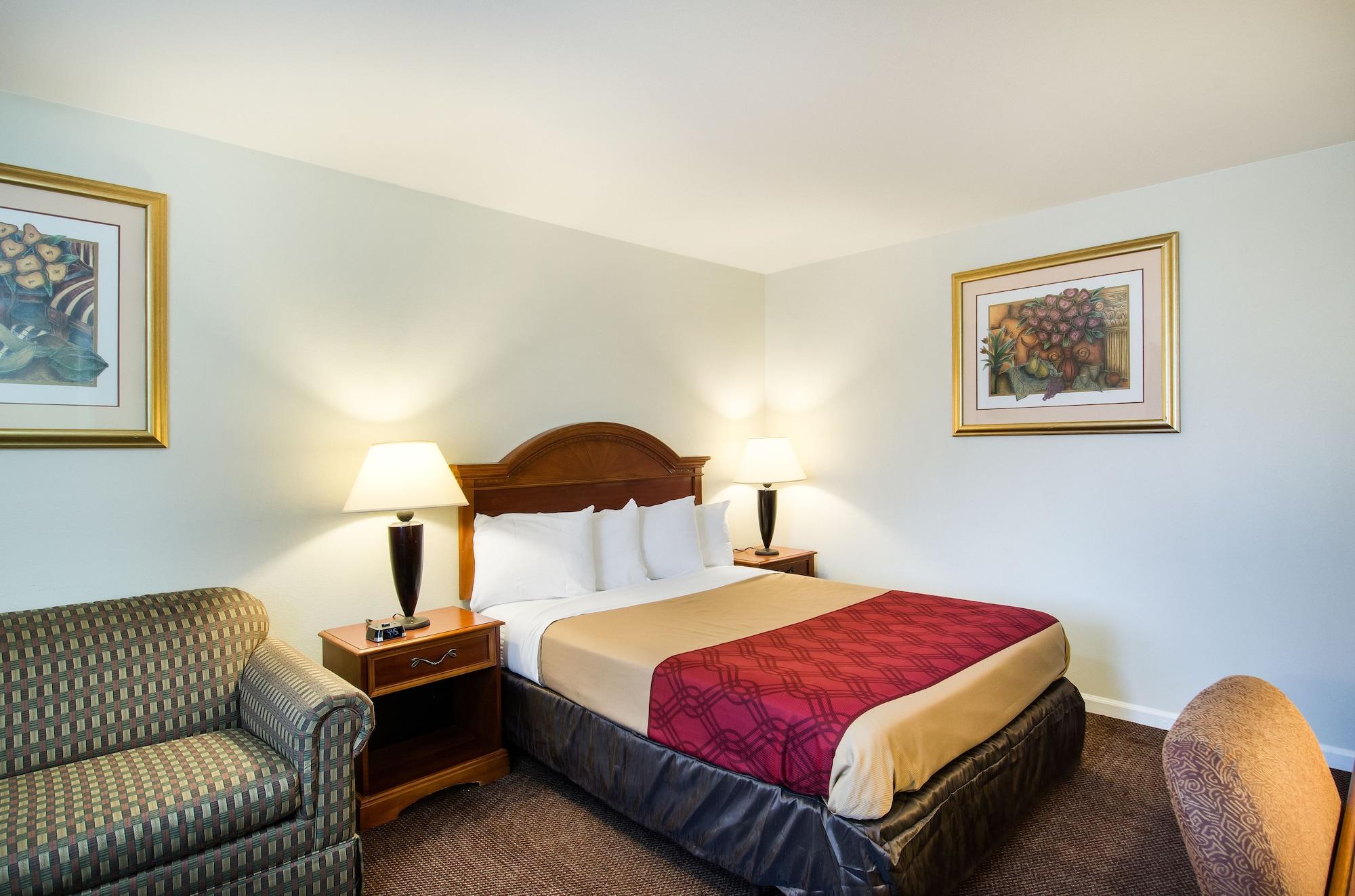Econo Lodge Inn & Suites Northborough Exterior photo