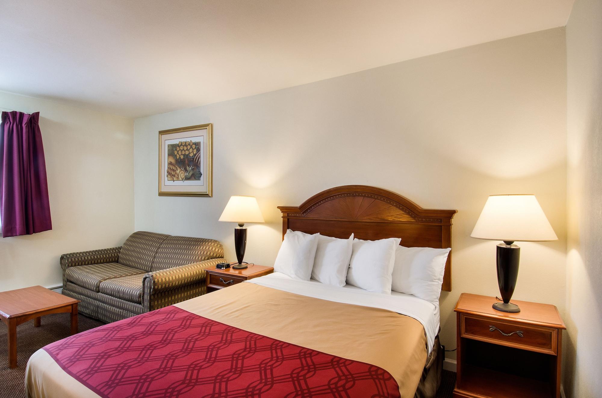 Econo Lodge Inn & Suites Northborough Exterior photo